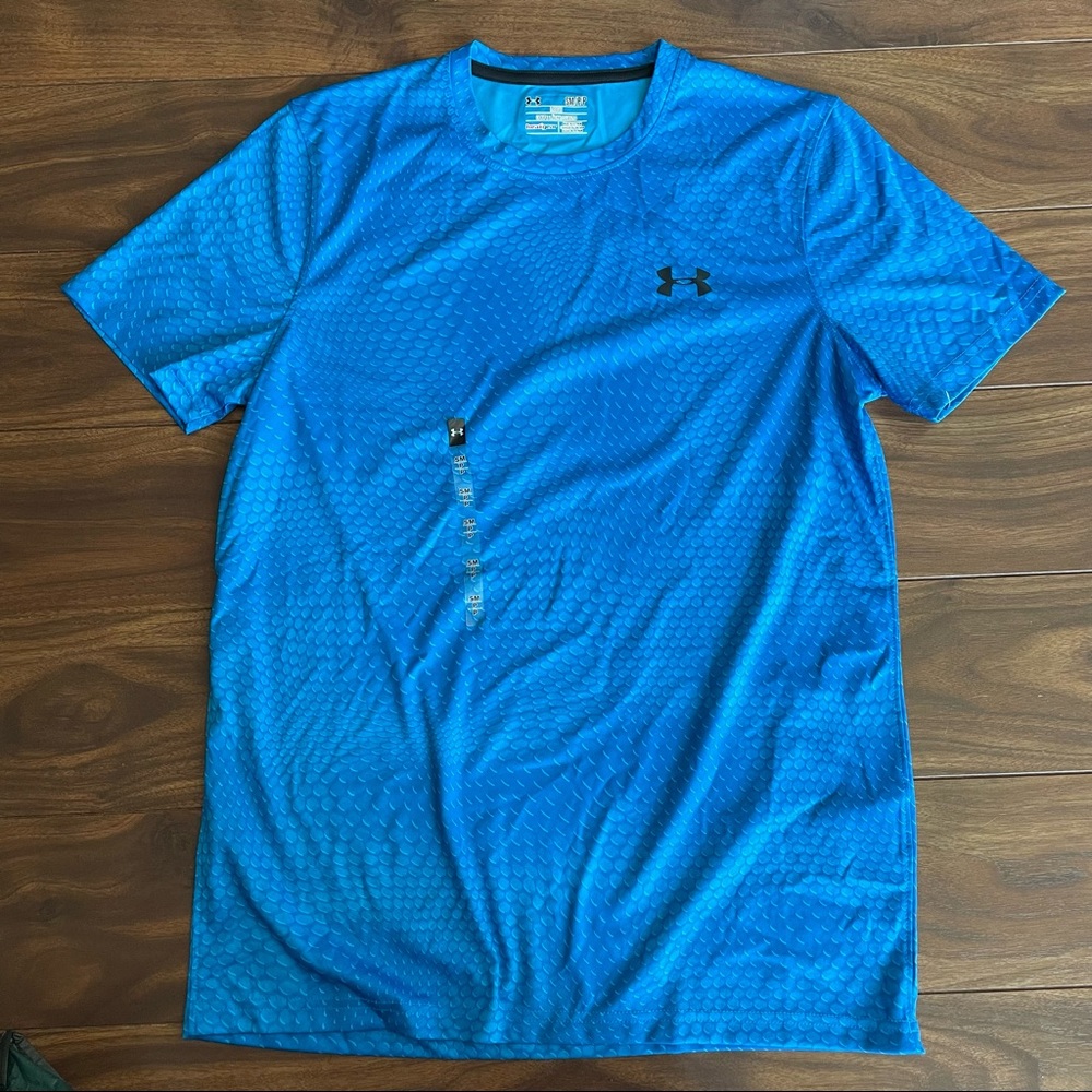 Brand New Men Under Armour Blue Tee small loose fit heat gear S NWT